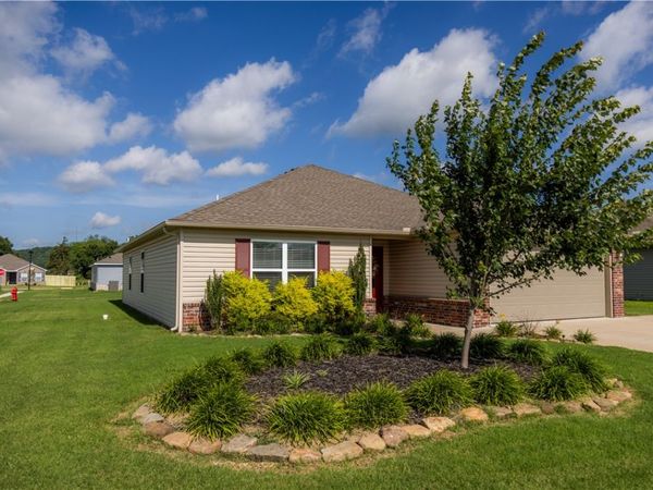 995 Jennifer Ann Lane , Elkins, AR 72727