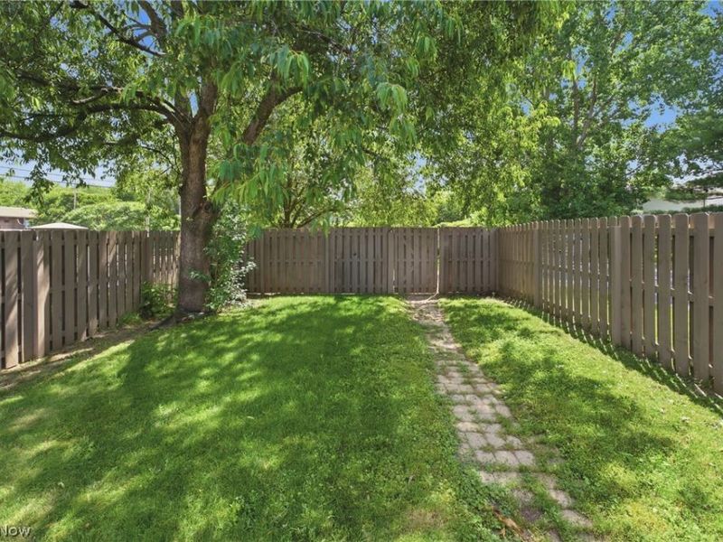 679 Saint Andrews Court, Akron, OH 44312 Photo 10
