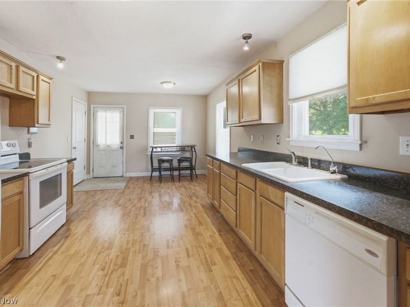 679 Saint Andrews Court, Akron, OH 44312 Photo 22