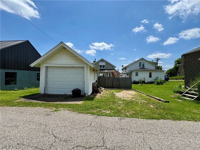 402 E Marietta St. Manor, Woodsfield, OH 43793 Photo 8