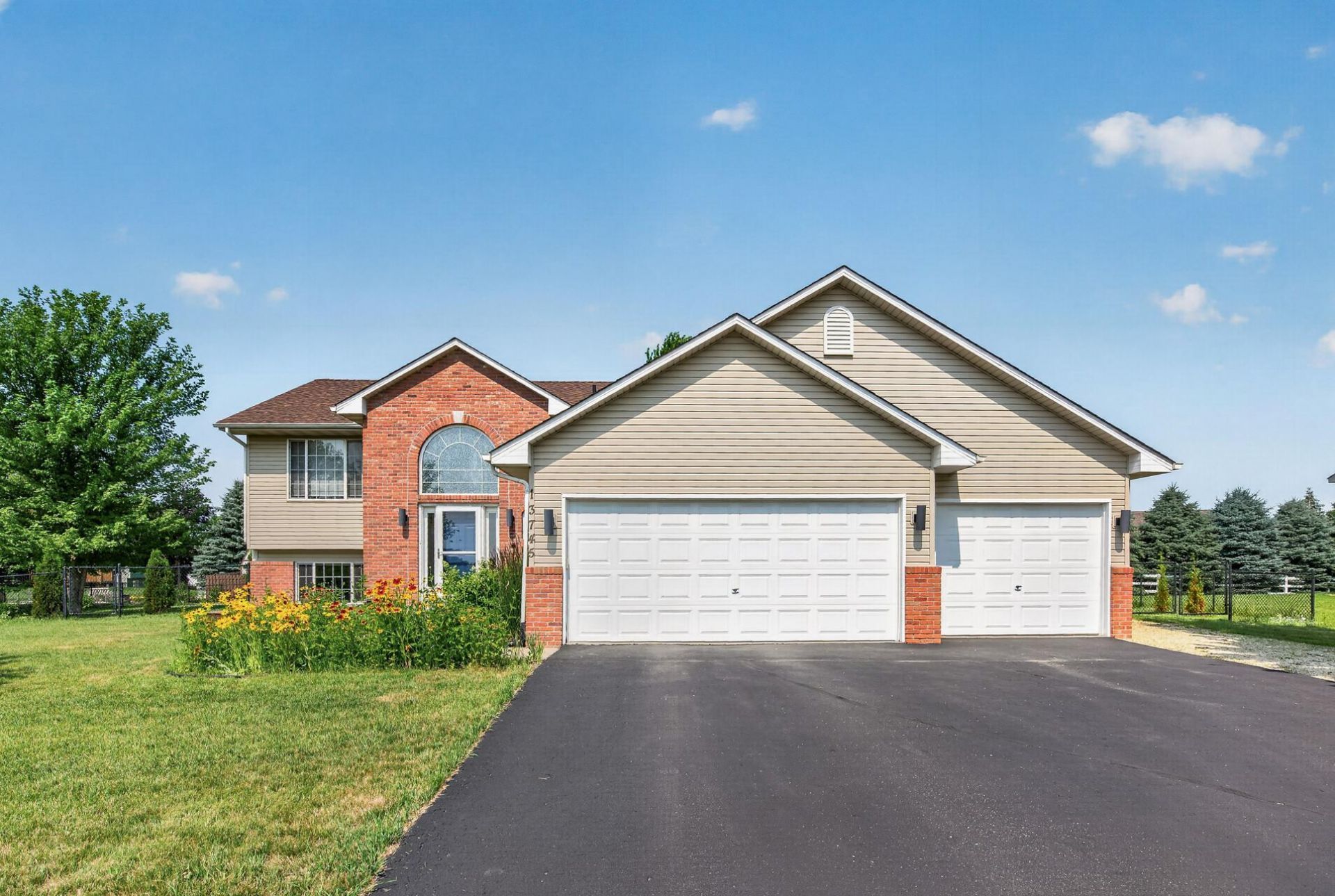 13745 Wellstead Drive, Rogers, MN 55374 Main Photo