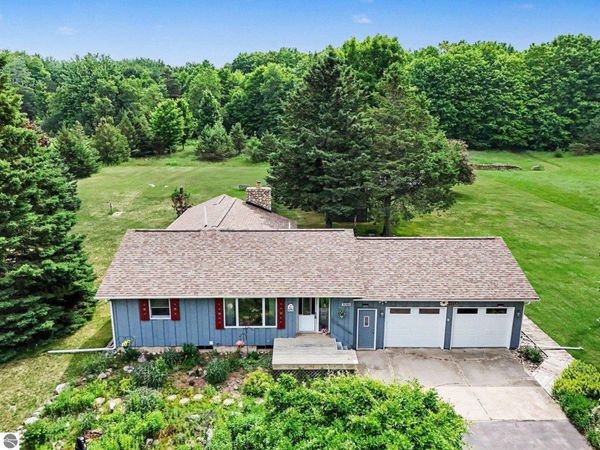 3091 Lake Ann Road, Interlochen, MI 49643