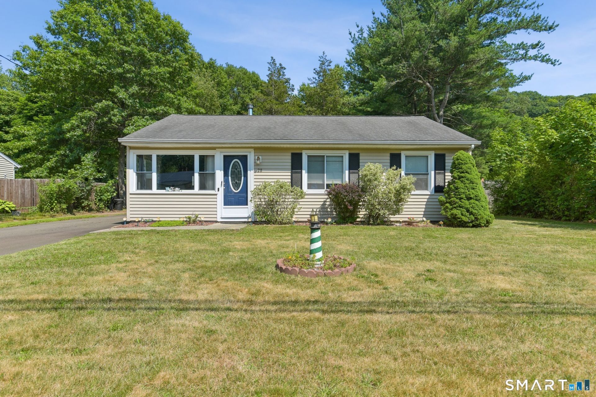 28 Van Horn, East Haven, CT 06512 Main Photo