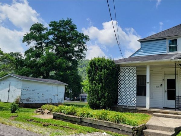 385 Maple Avenue, Hooversville, PA 15936