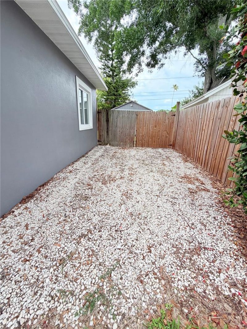 1843 Oklahoma Avenue Ne, Saint Petersburg, FL 33703 Photo