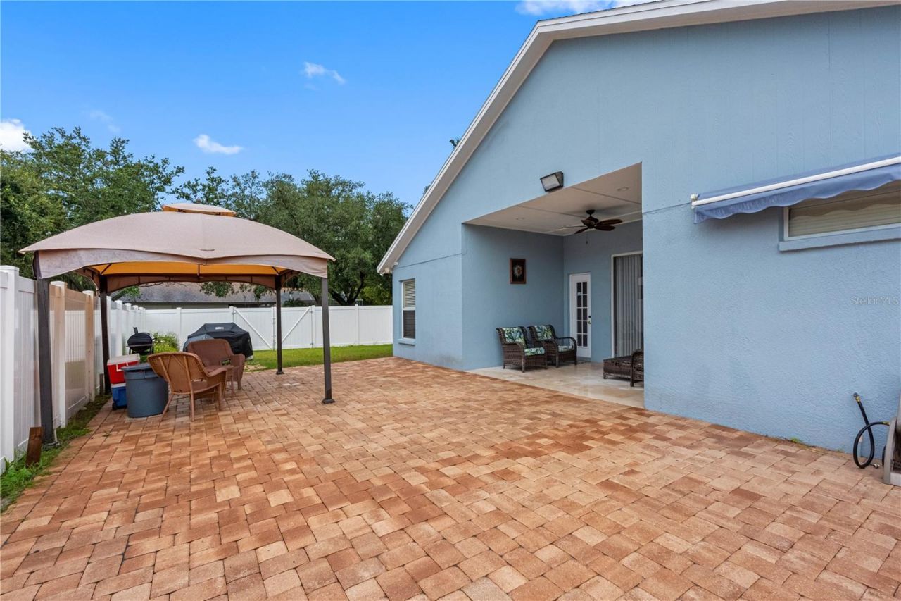 3306 Pin Oak Lane , Tampa, FL 33618 Photo