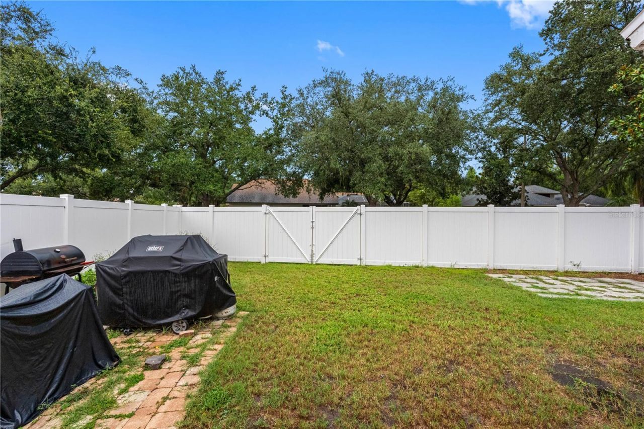 3306 Pin Oak Lane , Tampa, FL 33618 Photo
