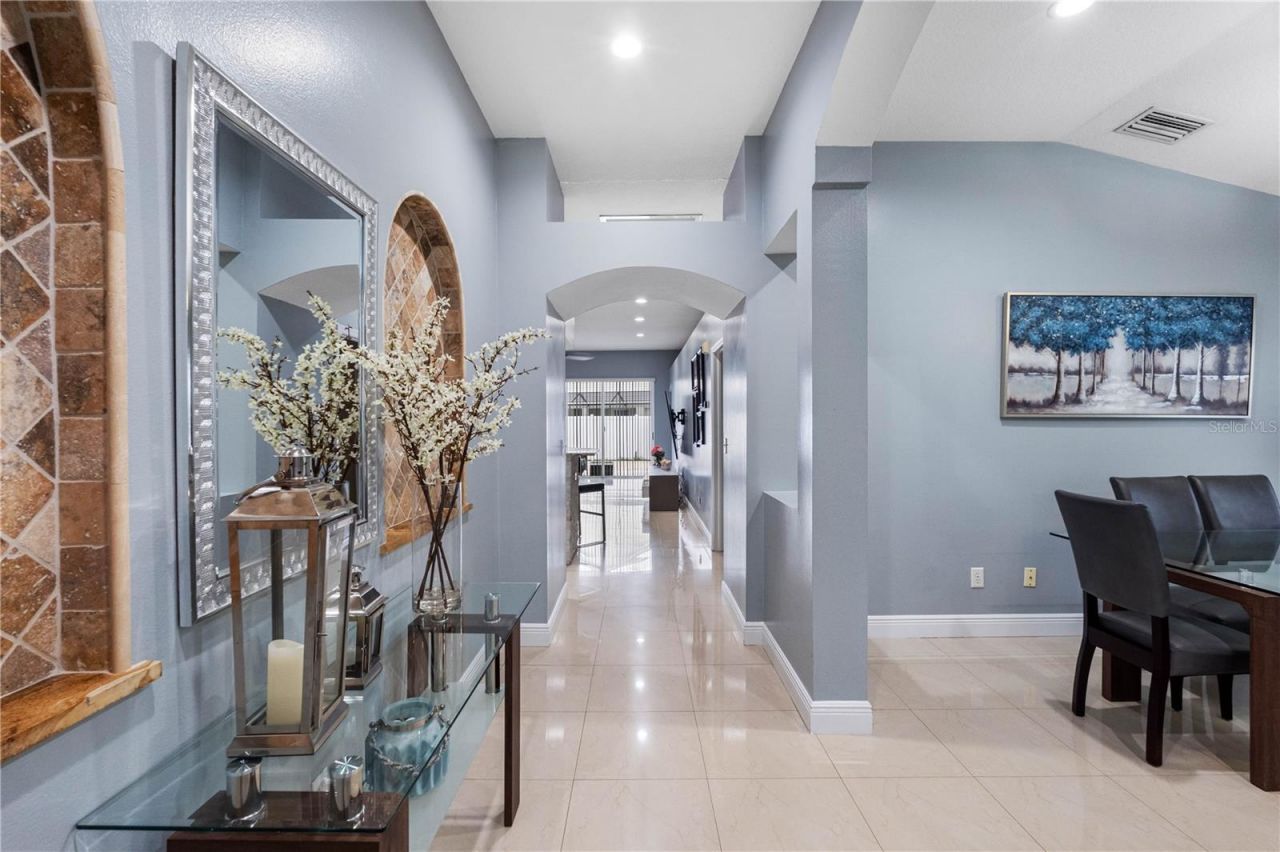 3306 Pin Oak Lane , Tampa, FL 33618 Photo