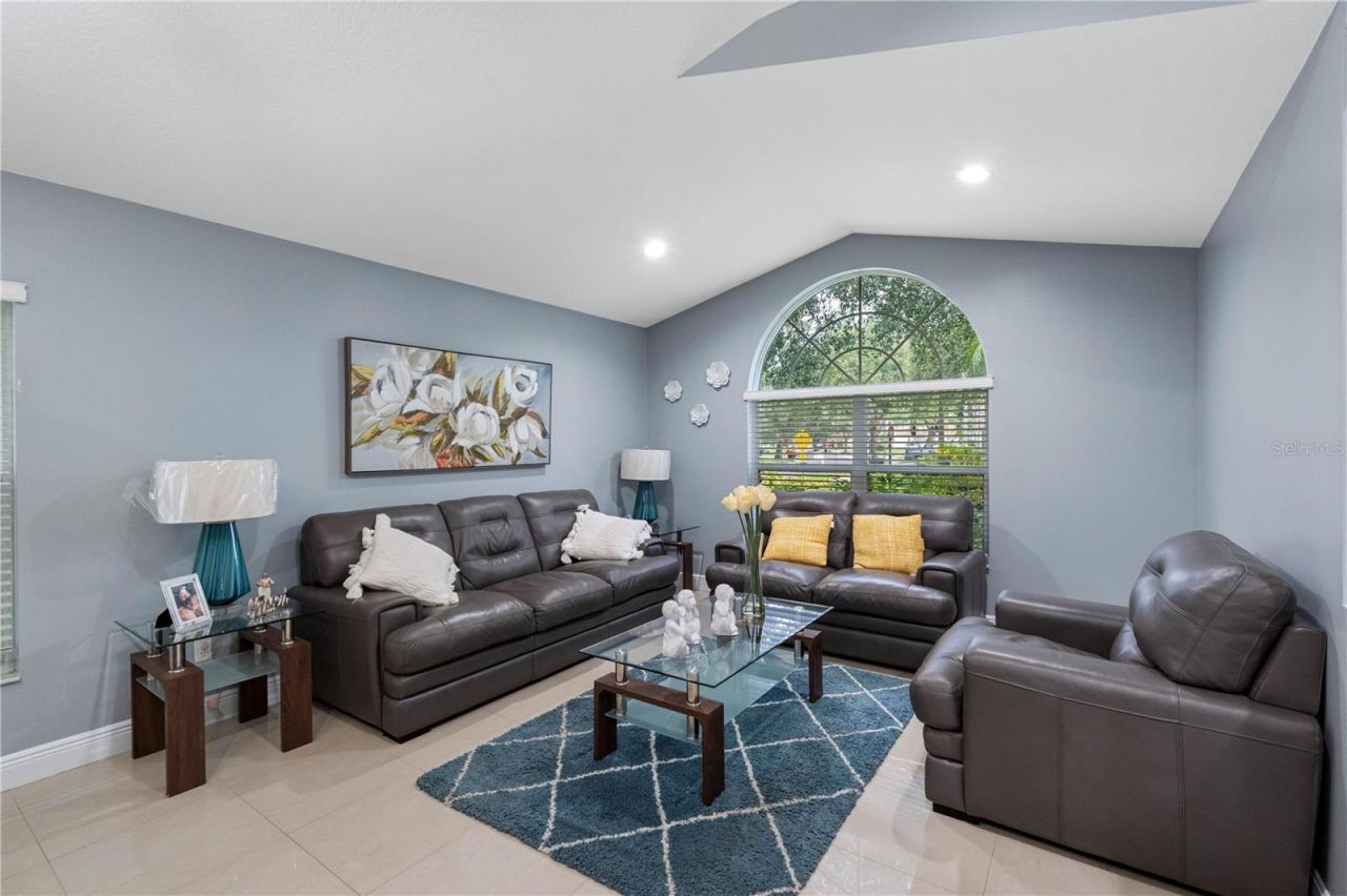 3306 Pin Oak Lane , Tampa, FL 33618 Photo