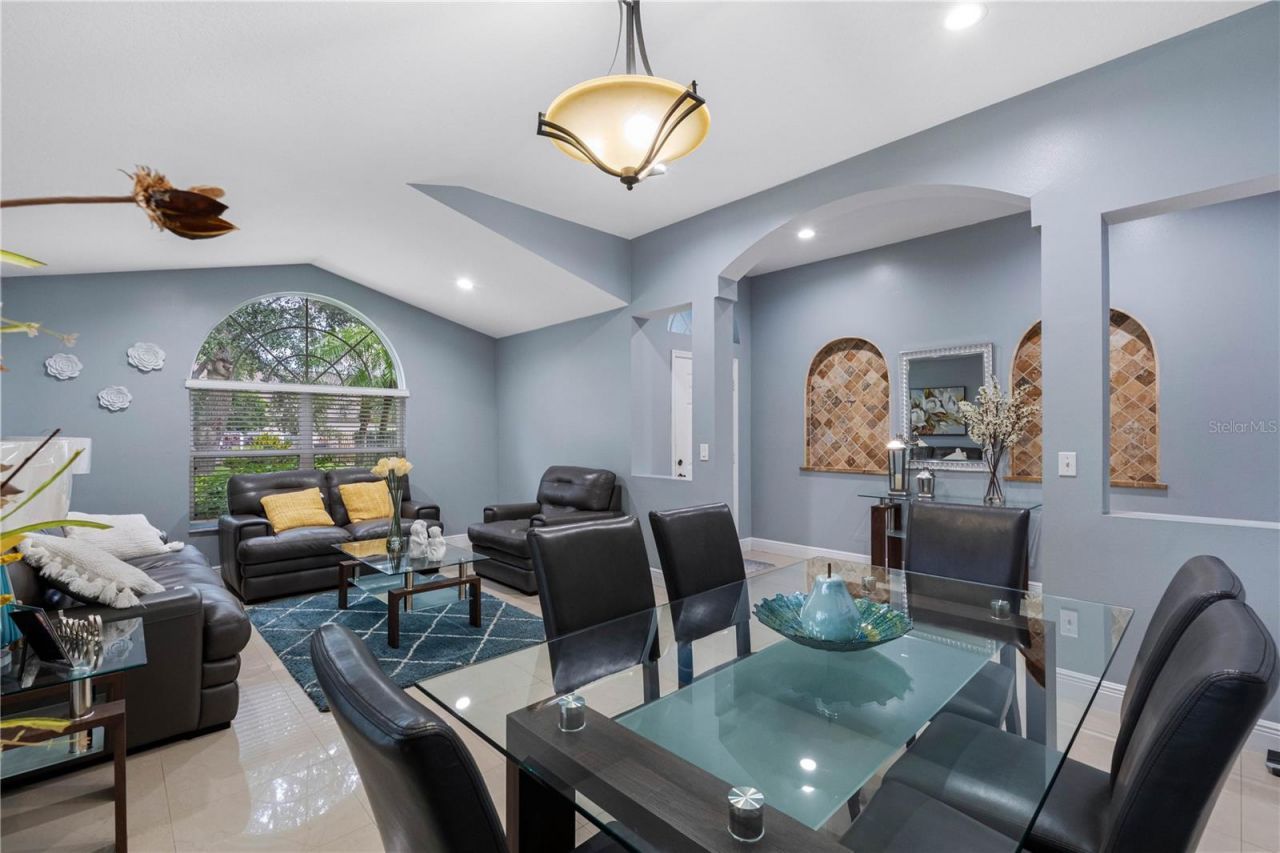 3306 Pin Oak Lane , Tampa, FL 33618 Photo