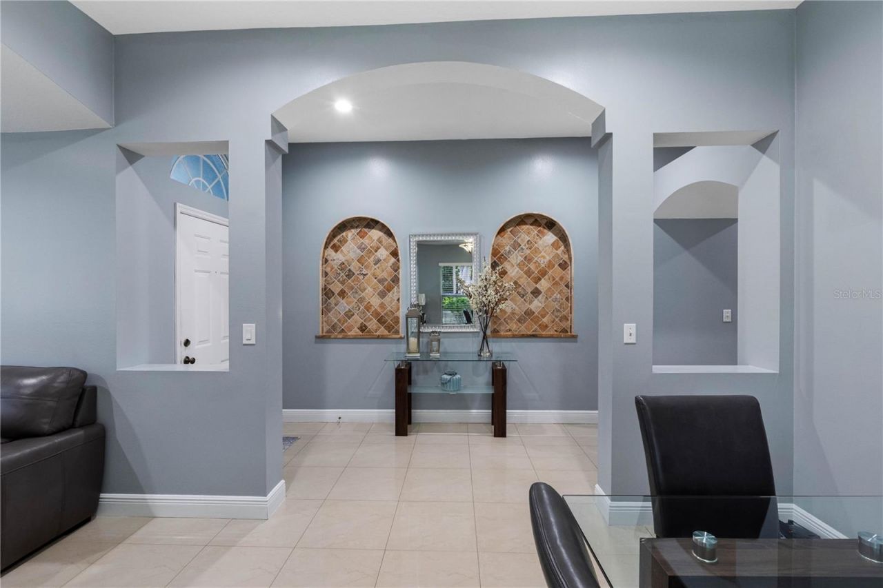 3306 Pin Oak Lane , Tampa, FL 33618 Photo