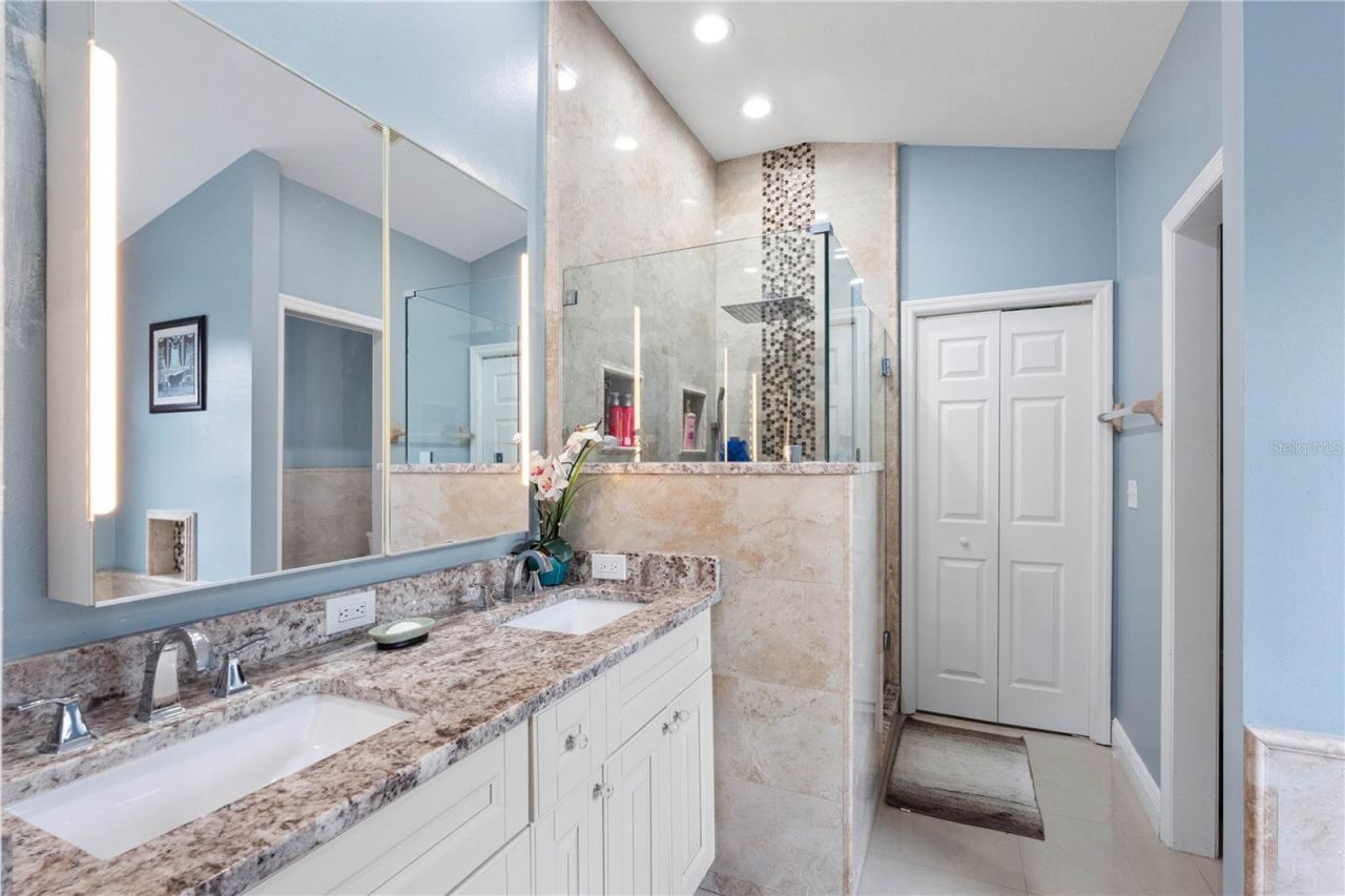 3306 Pin Oak Lane , Tampa, FL 33618 Photo