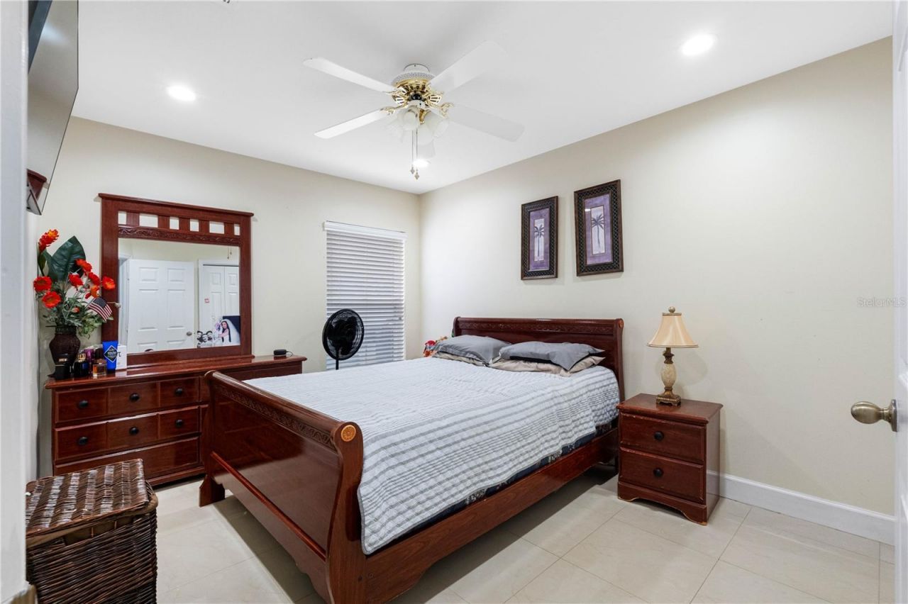 3306 Pin Oak Lane , Tampa, FL 33618 Photo