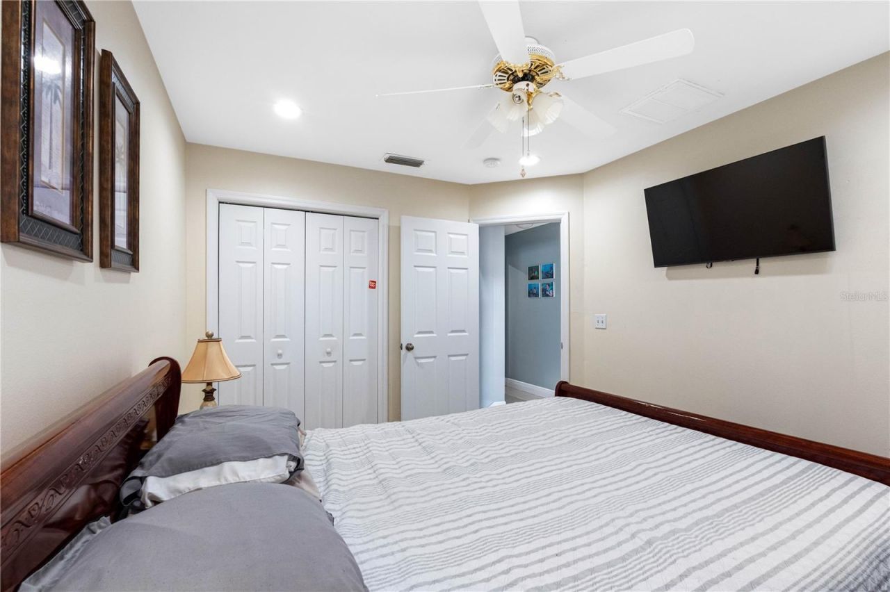 3306 Pin Oak Lane , Tampa, FL 33618 Photo