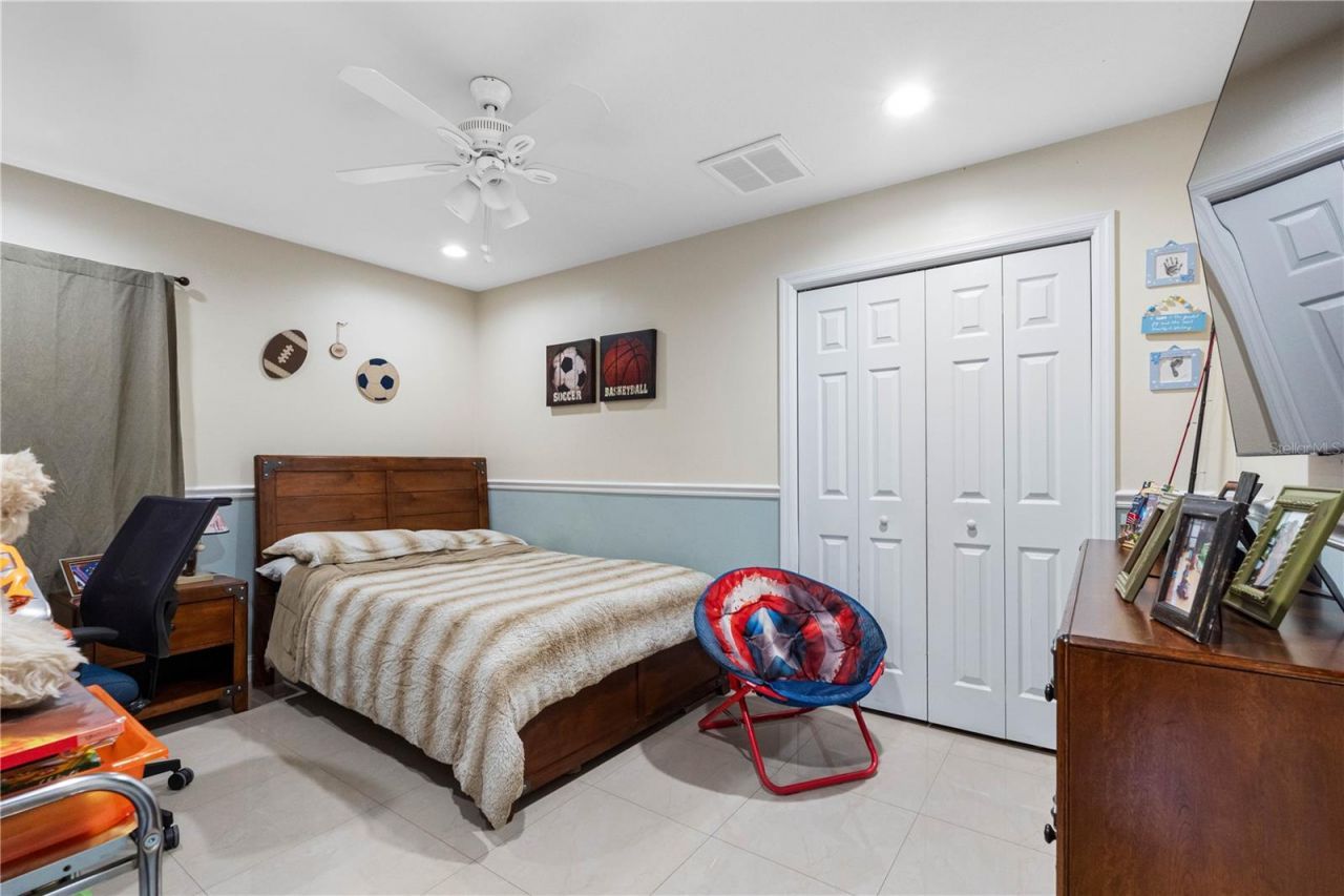 3306 Pin Oak Lane , Tampa, FL 33618 Photo