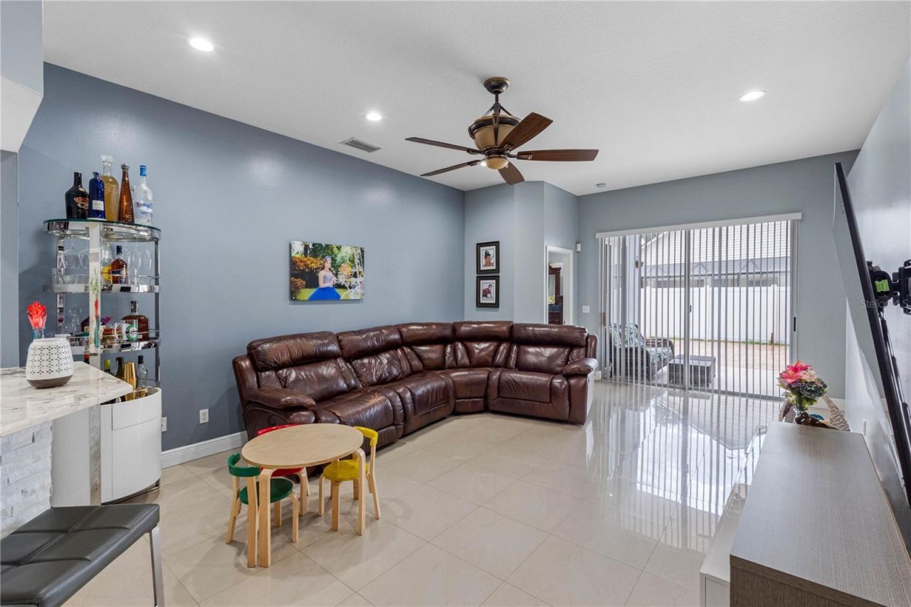 3306 Pin Oak Lane , Tampa, FL 33618 Photo