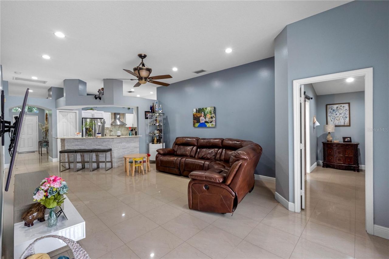 3306 Pin Oak Lane , Tampa, FL 33618 Photo