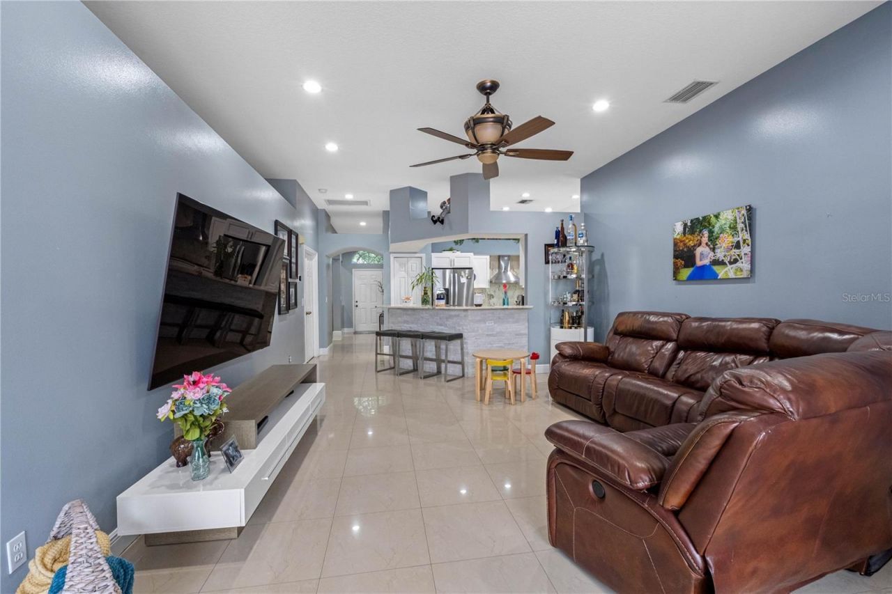 3306 Pin Oak Lane , Tampa, FL 33618 Photo