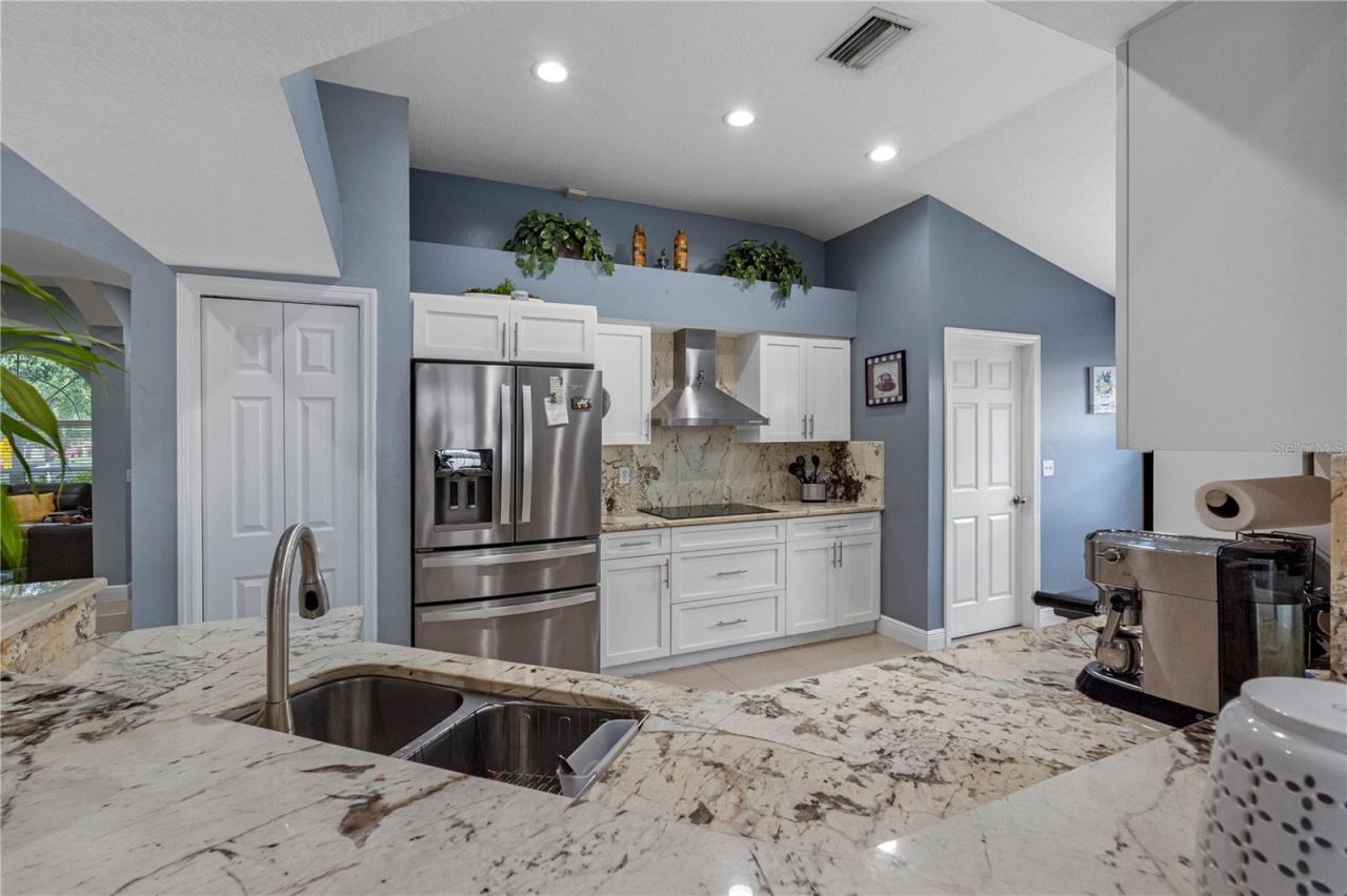 3306 Pin Oak Lane , Tampa, FL 33618 Photo