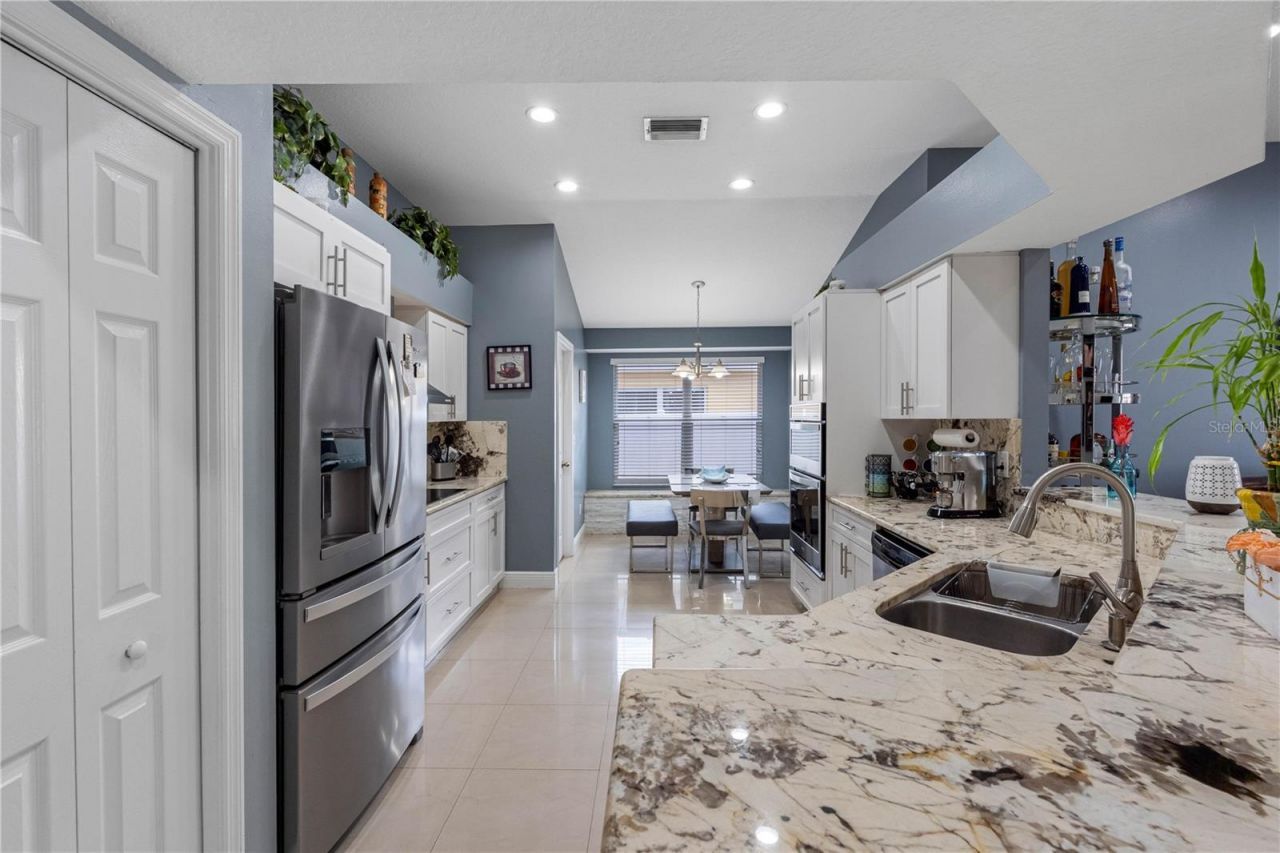 3306 Pin Oak Lane , Tampa, FL 33618 Photo