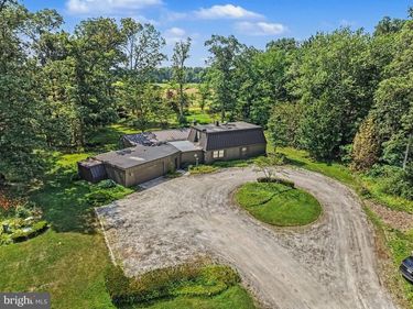 555 STUDEBAKER LANE, NEW OXFORD, PA 17350