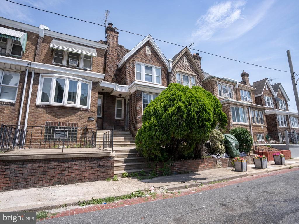 3825 Elsinore Street, Philadelphia, PA 19124 Main Photo