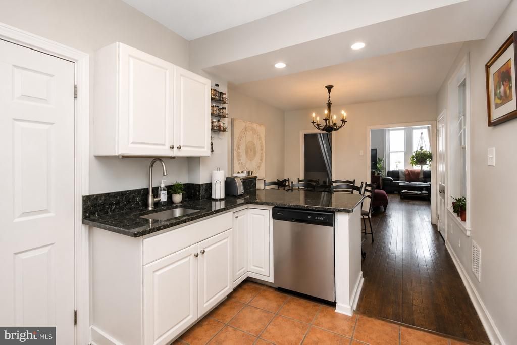2503 Carpenter Street, Philadelphia, PA 19146 Main Photo