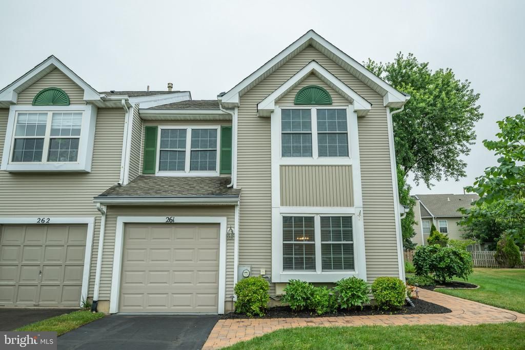 261 SEQUOIA DRIVE, NEWTOWN, PA 18940