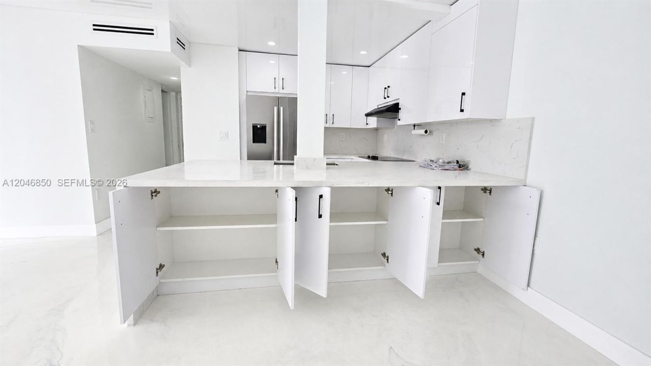 9682 Fontainebleau Blvd, Unit 203, Miami, FL 33172 Photo