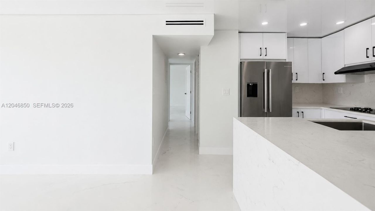 9682 Fontainebleau Blvd, Unit 203, Miami, FL 33172 Photo
