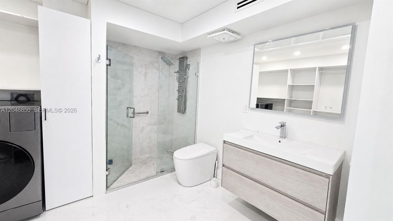 9682 Fontainebleau Blvd, Unit 203, Miami, FL 33172 Photo