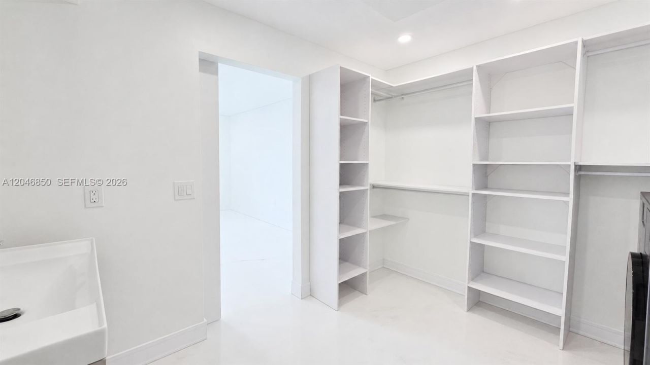 9682 Fontainebleau Blvd, Unit 203, Miami, FL 33172 Photo