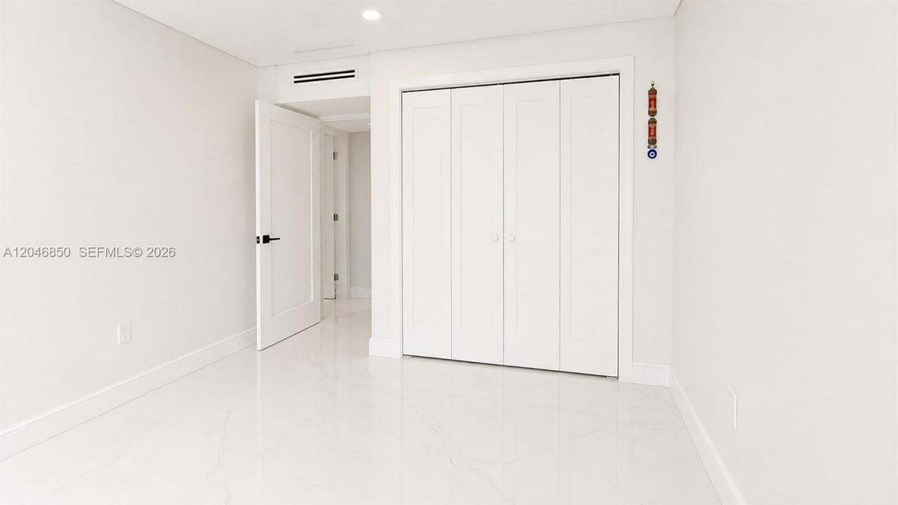 9682 Fontainebleau Blvd, Unit 203, Miami, FL 33172 Photo