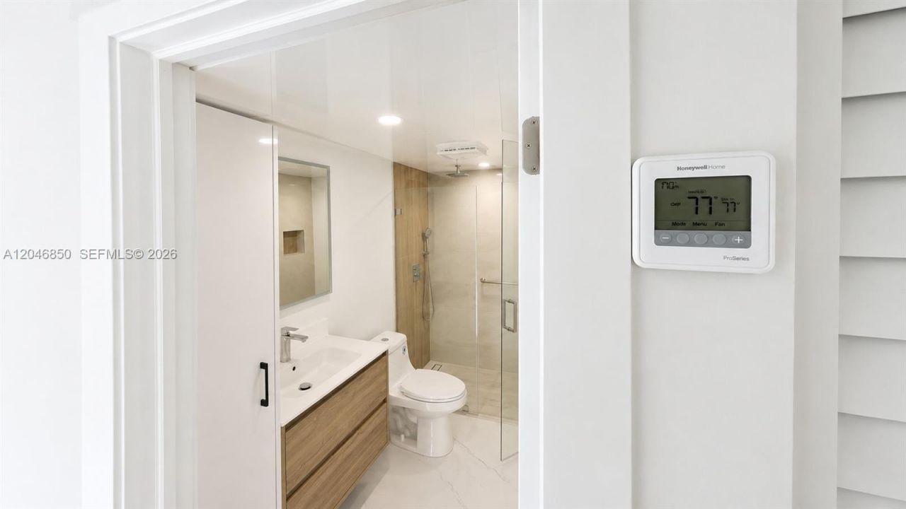 9682 Fontainebleau Blvd, Unit 203, Miami, FL 33172 Photo