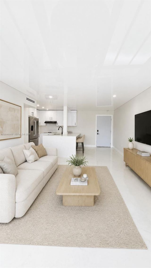 9682 Fontainebleau Blvd, Unit 203, Miami, FL 33172 Photo