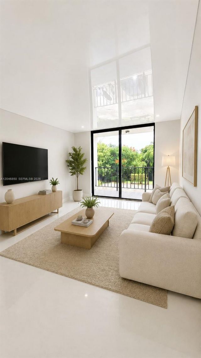 9682 Fontainebleau Blvd, Unit 203, Miami, FL 33172 Photo
