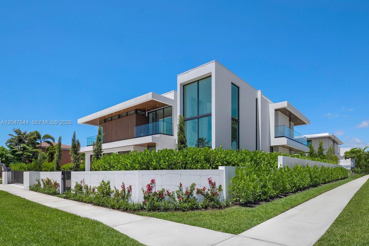 1099 NE 4th Ave , Boca Raton, FL 33432 Photo