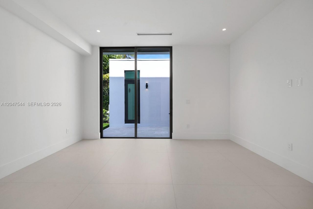 1099 NE 4th Ave , Boca Raton, FL 33432 Photo