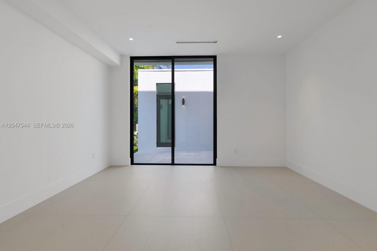 1099 NE 4th Ave , Boca Raton, FL 33432 Photo