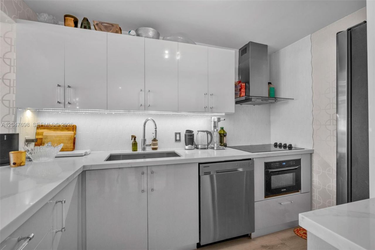 1228 West Ave , Unit 1213, Miami Beach, FL 33139 Photo