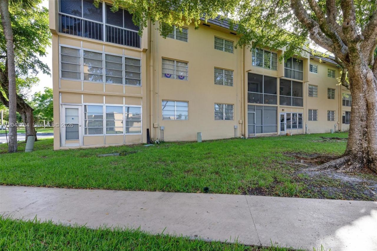 6000 NW 64th Ave , Unit 110, Tamarac, FL 33319 Photo