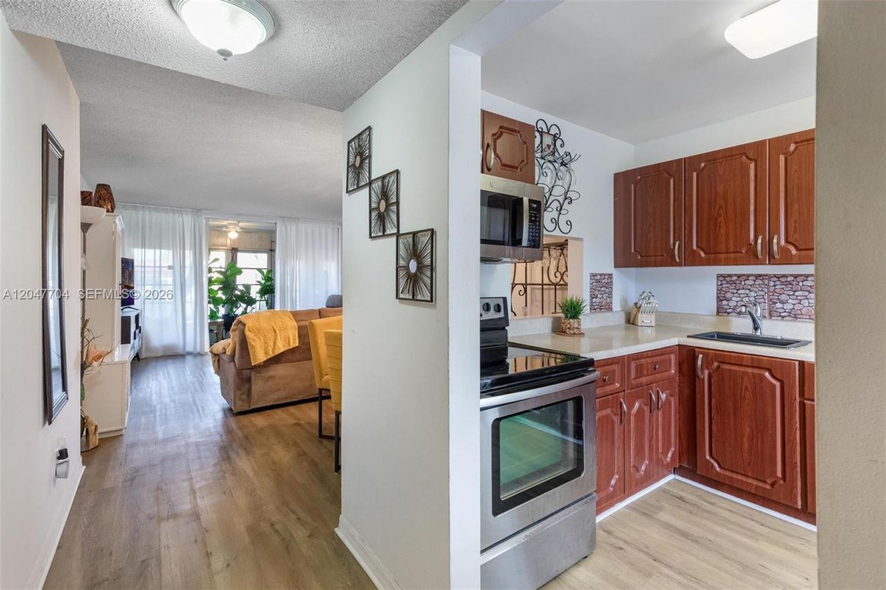 6000 NW 64th Ave , Unit 110, Tamarac, FL 33319 Photo