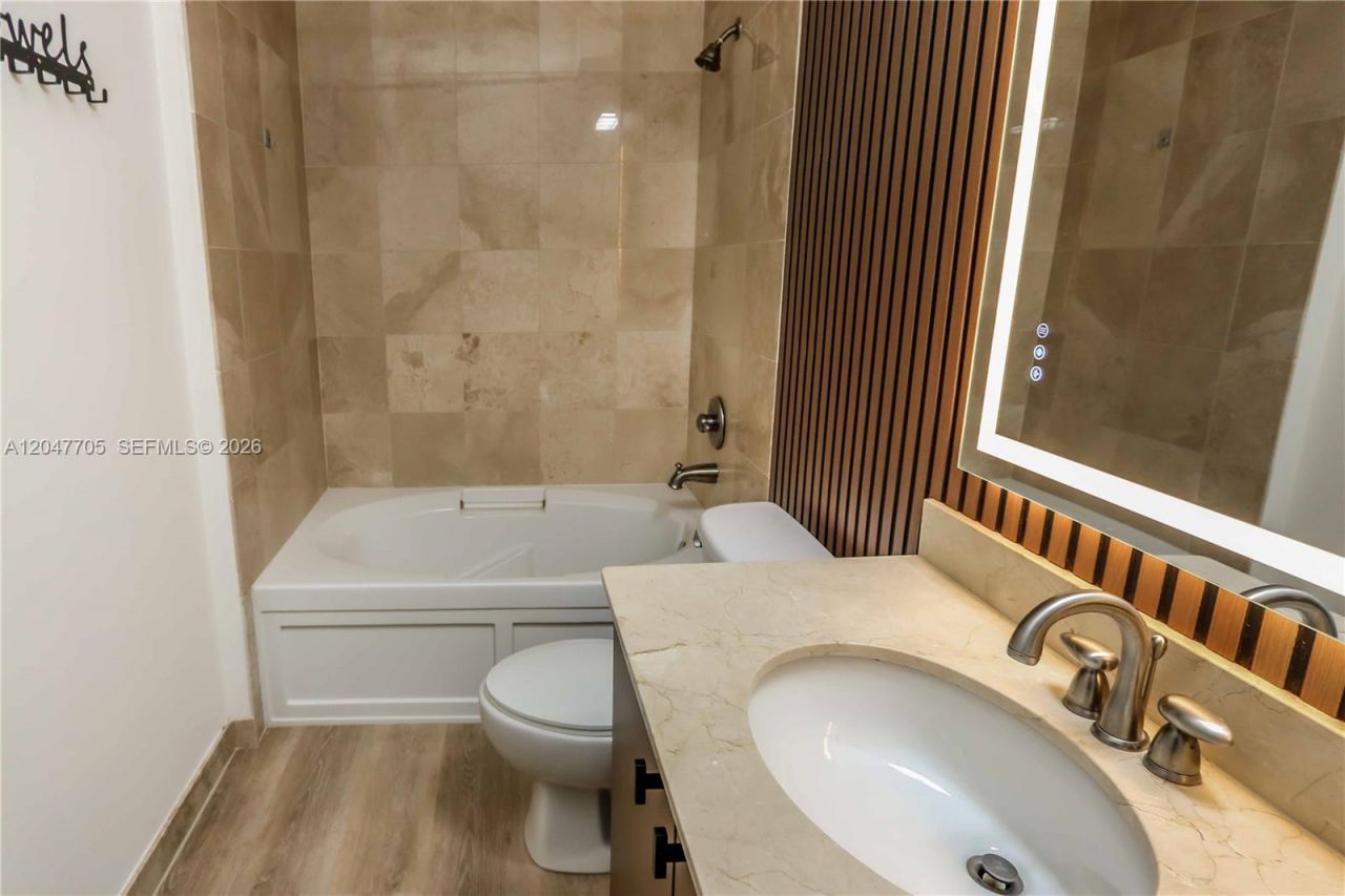2100 Van Buren St , Unit 508, Hollywood, FL 33020 Photo