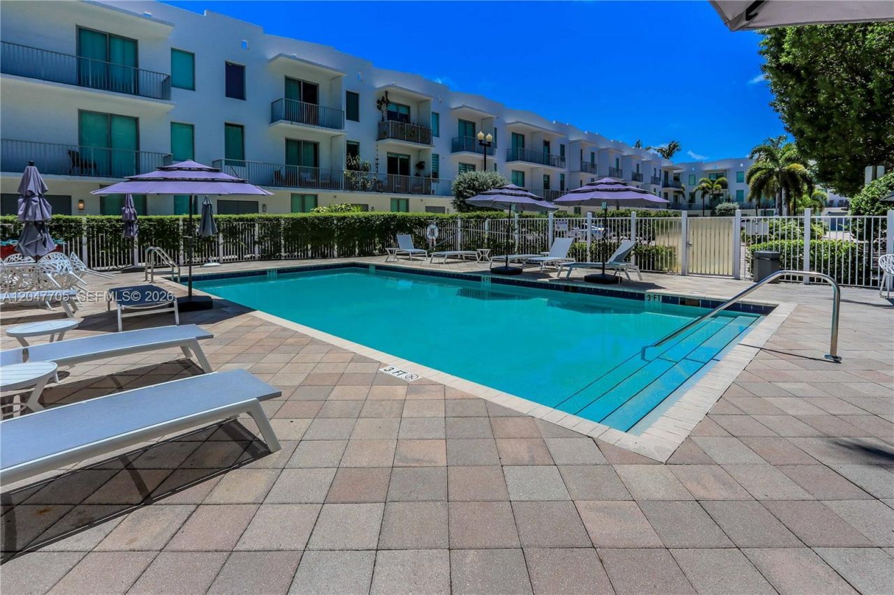 2100 Van Buren St , Unit 508, Hollywood, FL 33020 Photo