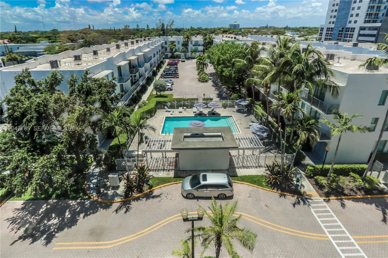 2100 Van Buren St , Unit 508, Hollywood, FL 33020 Photo