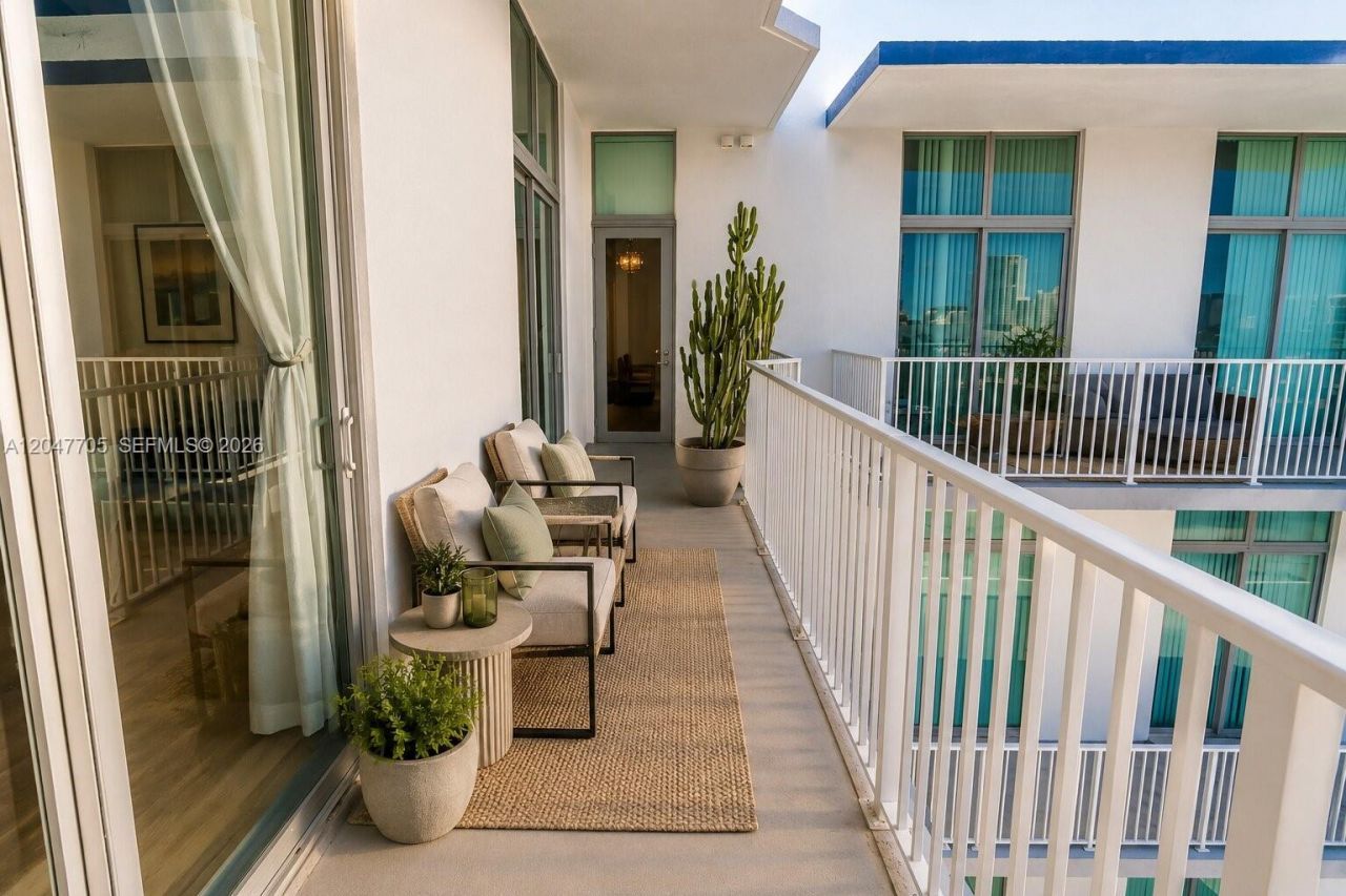 2100 Van Buren St , Unit 508, Hollywood, FL 33020 Photo