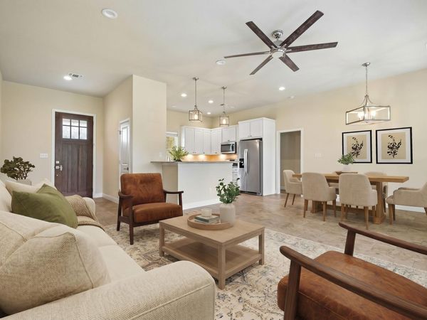 6 Round Bluff CIR, Wimberley, TX 78676
