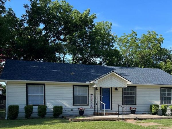 903 W 8th Street, Bonham, TX 75418