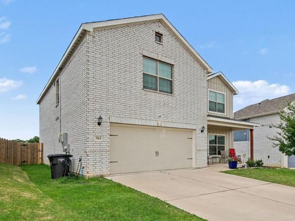 304 Lowery Oaks Trail, Fort Worth, TX 76120