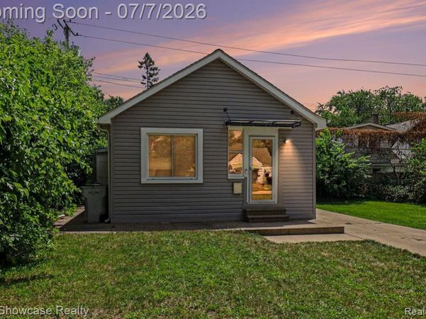 435 W Sonoma Avenue, Hazel Park, MI 48030